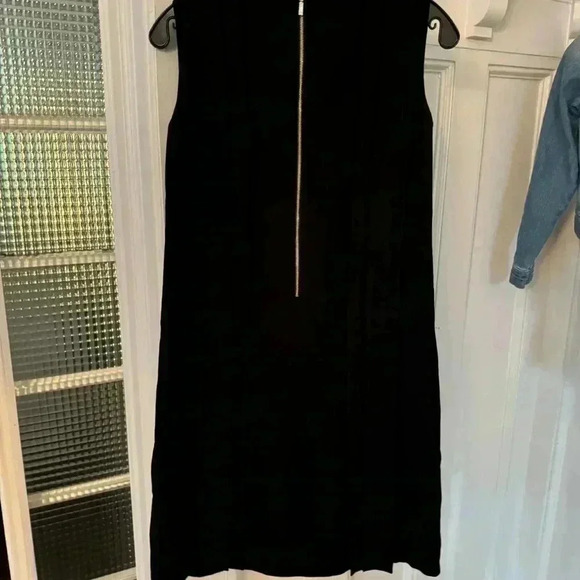 Lafayette 148 black pleated sleeveless dress with gold accent buttons size SP - Picture 5 of 13